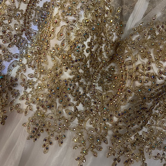 fiesta fashion 10148 short white and gold embroidered short dress - Picture 5 of 6